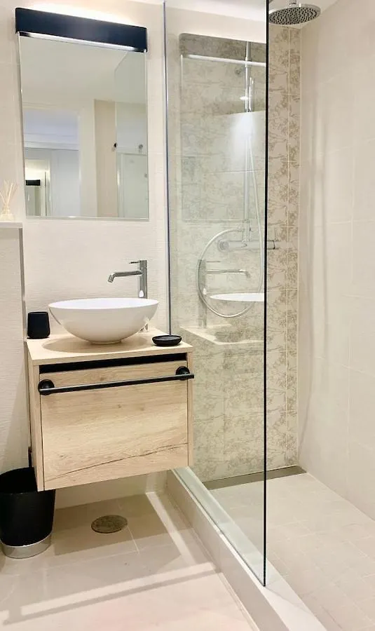 Top Studio on Marbella boulevard Spanje
